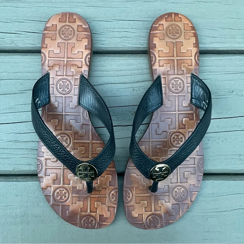 Tory Burch Thora black leather flip flop sandals size 7 M